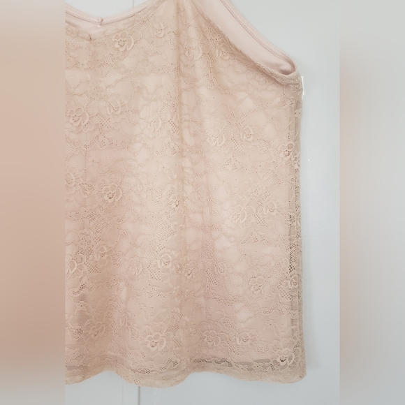 Torrid Beige Lace and Super Soft V-Neck Swing Cami - Picture 6 of 12